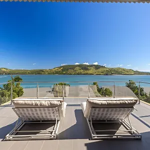 Yacht Club On By Hiha , Hamilton Island Australia